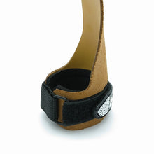 Cargar imagen en el visor de la galería, Calleras De Cuero Sin Orificios (Par) | HWM