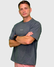 Cargar imagen en el visor de la galería, POLERA OVER SIZE CLASICA GRIS