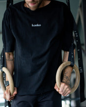 Cargar imagen en el visor de la galería, POLERA OVER SIZE CLASICA NEGRA