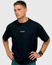 Cargar imagen en el visor de la galería, POLERA OVER SIZE CLASICA NEGRA