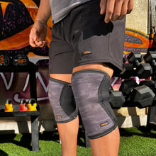 Cargar imagen en el visor de la galería, Rodilleras Black Camo