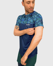 Cargar imagen en el visor de la galería, POLERA DRY BLUE MONSTERA
